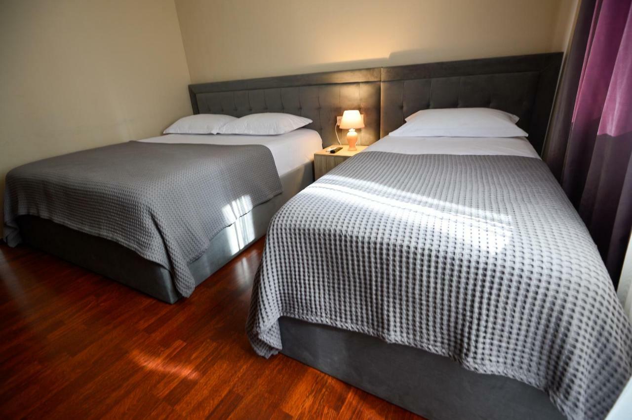 Hotel Niku Tirana Buitenkant foto