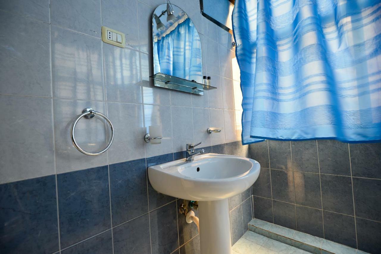 Hotel Niku Tirana Buitenkant foto