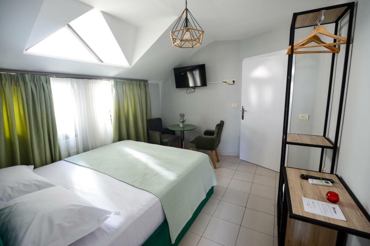 Hotel Niku Tirana Buitenkant foto