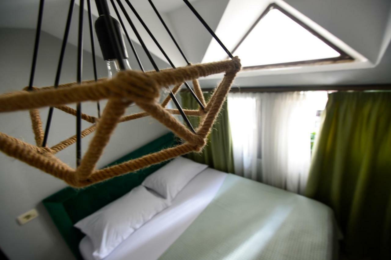 Hotel Niku Tirana Buitenkant foto