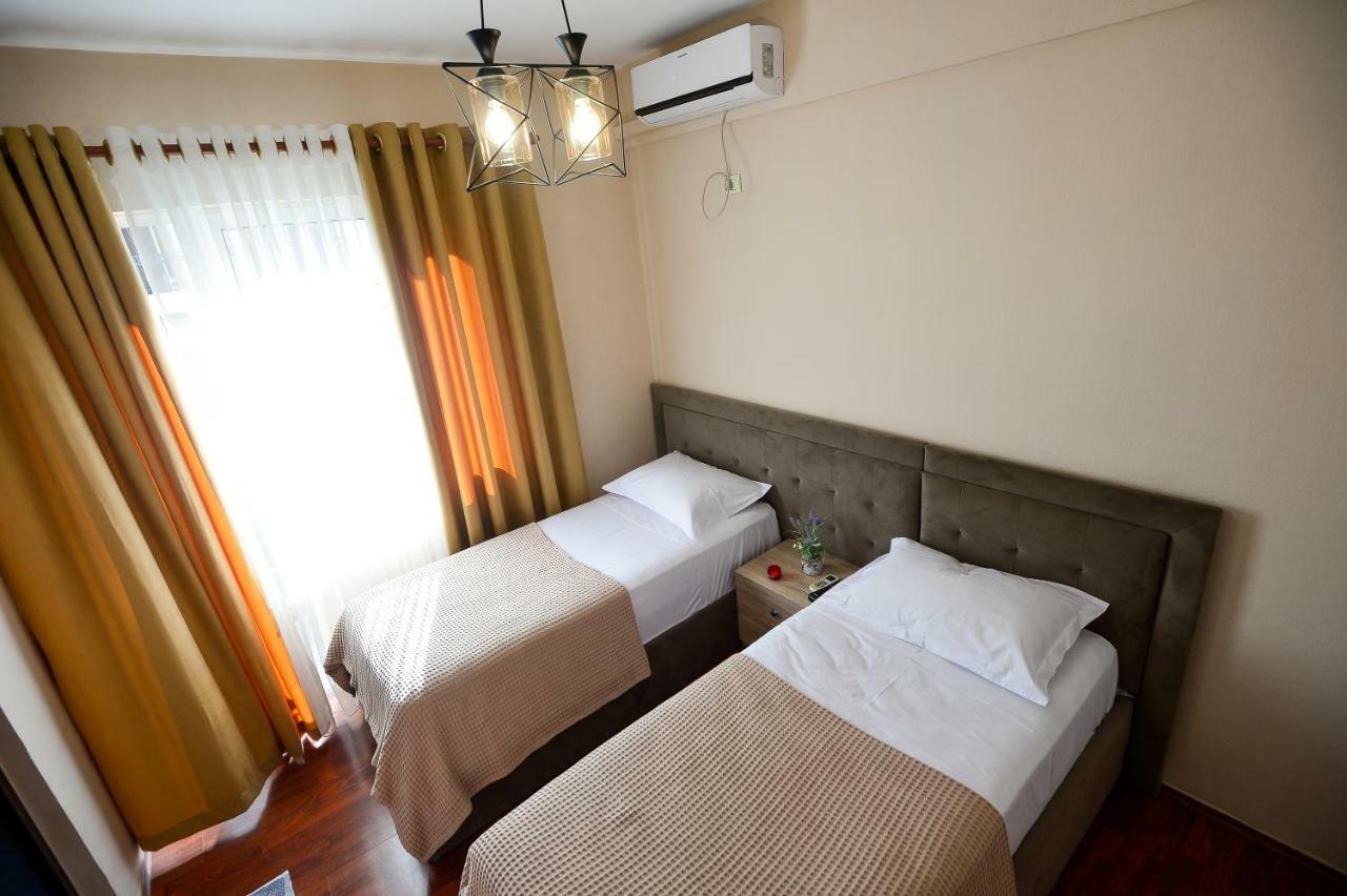 Hotel Niku Tirana Buitenkant foto