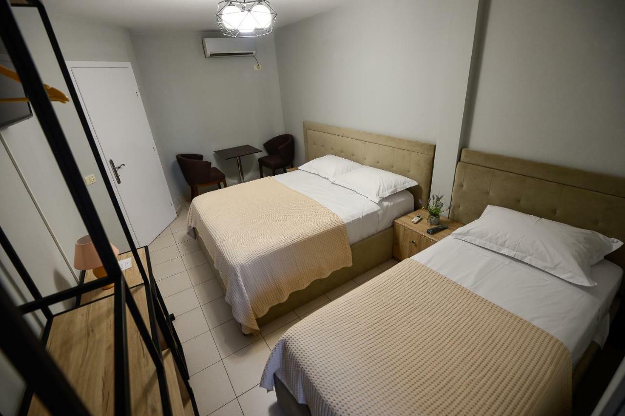 Hotel Niku Tirana Buitenkant foto
