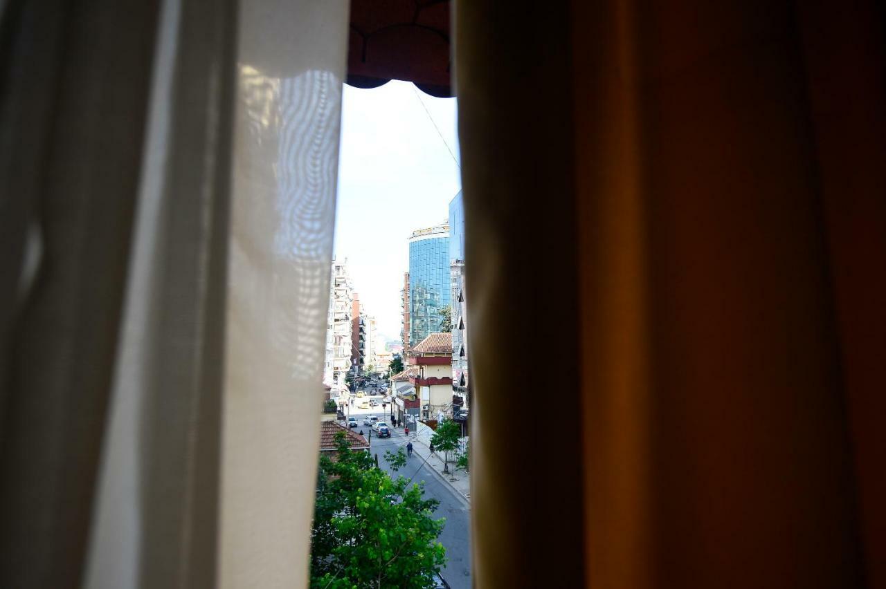 Hotel Niku Tirana Buitenkant foto