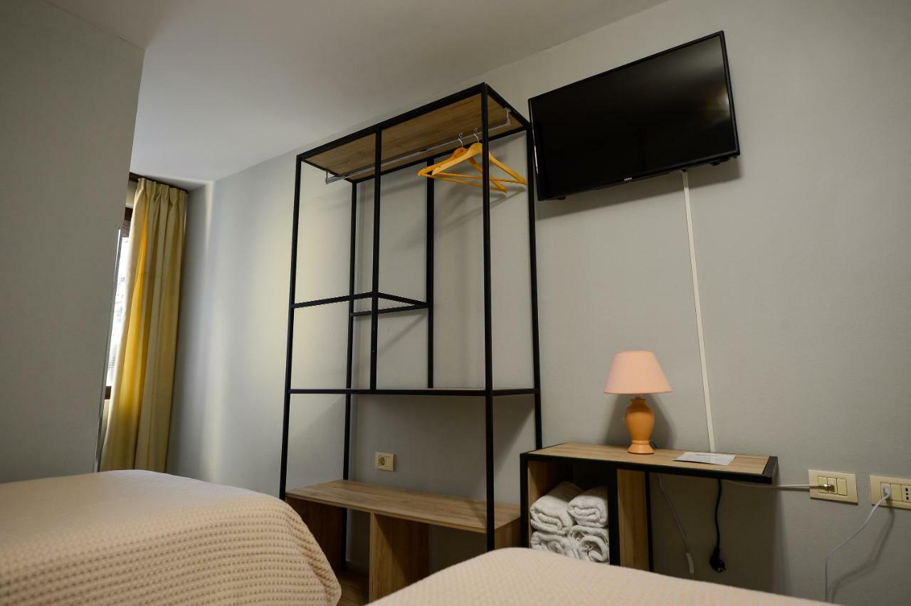 Hotel Niku Tirana Buitenkant foto