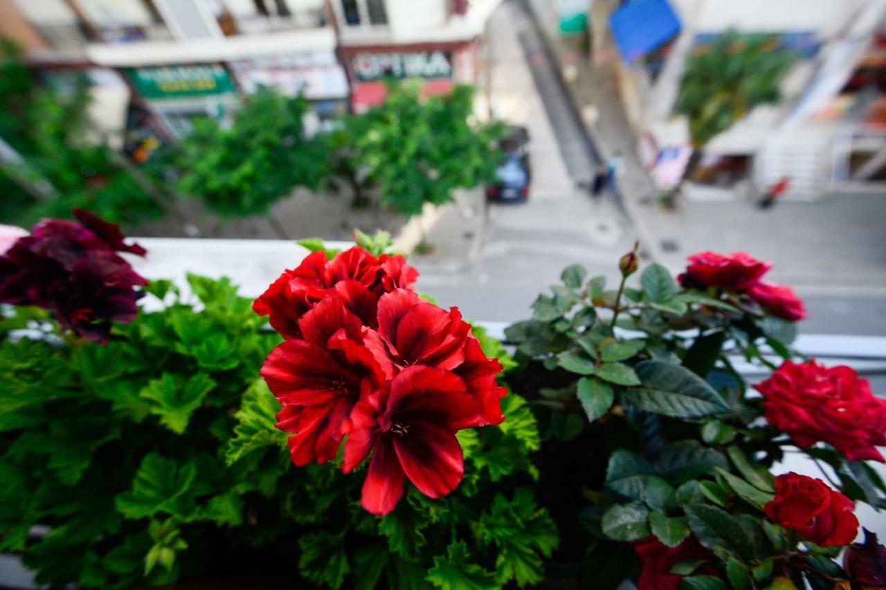 Hotel Niku Tirana Buitenkant foto