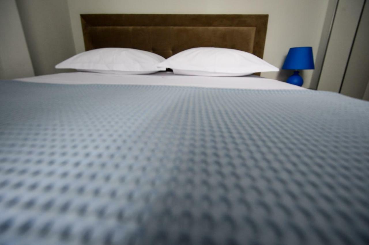 Hotel Niku Tirana Buitenkant foto