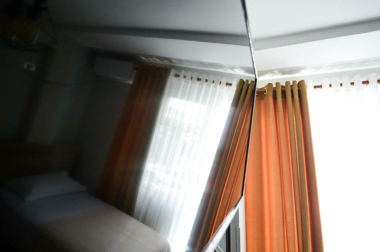 Hotel Niku Tirana Buitenkant foto