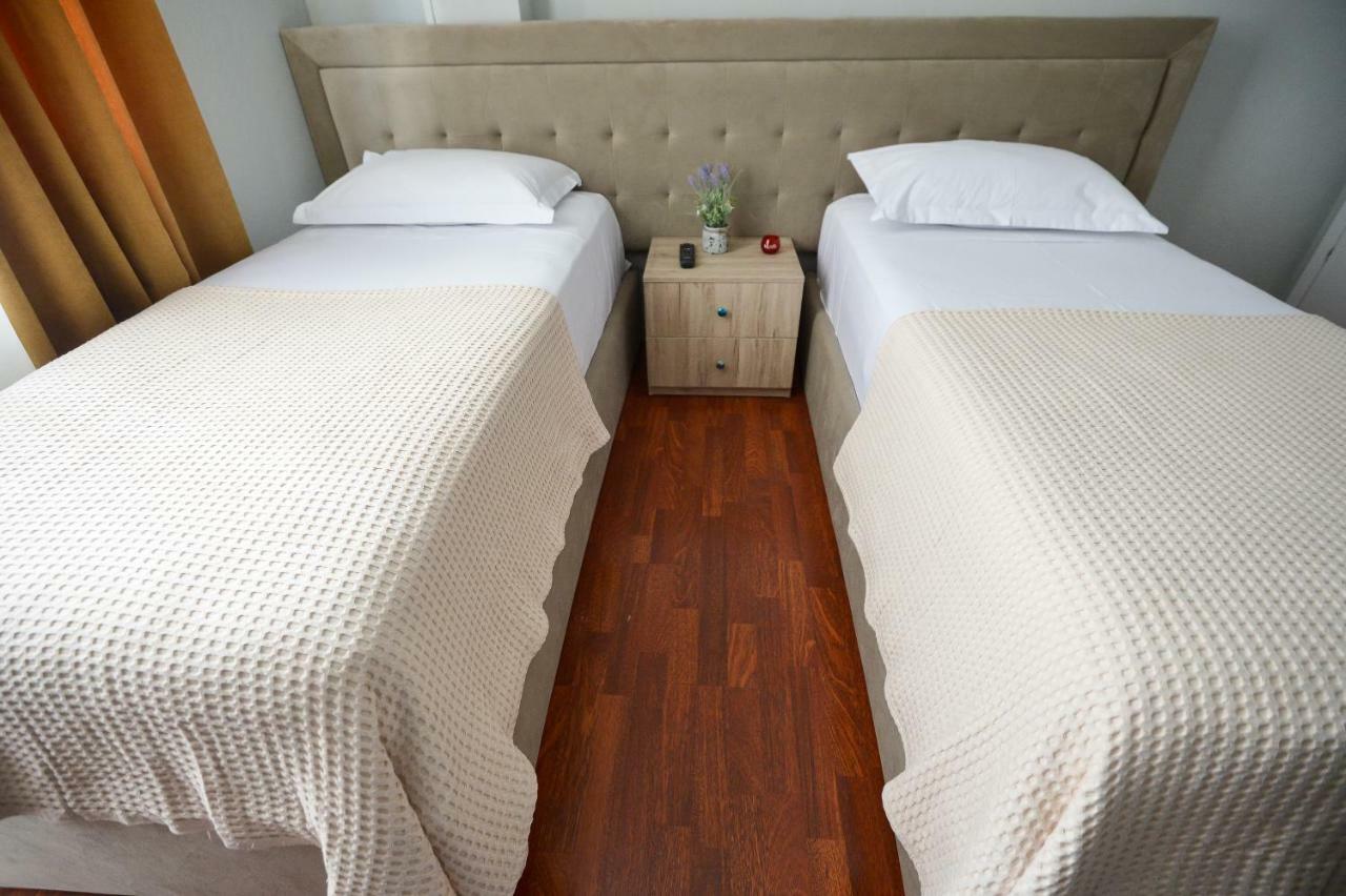 Hotel Niku Tirana Buitenkant foto